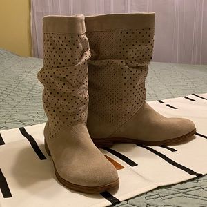 Tom’s Suede Perforated Suede Slouchy Bootie 10